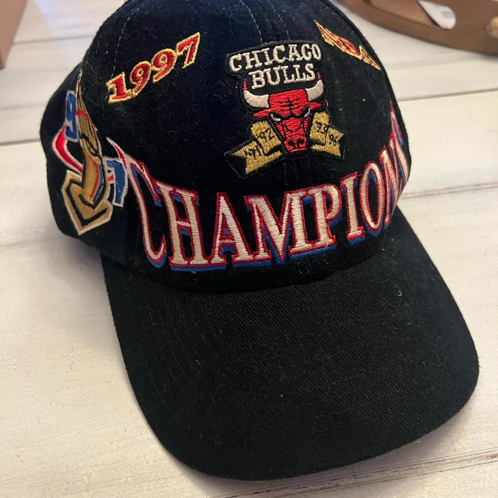Vintage 1997 NBA Champions Chicago Bulls Hat